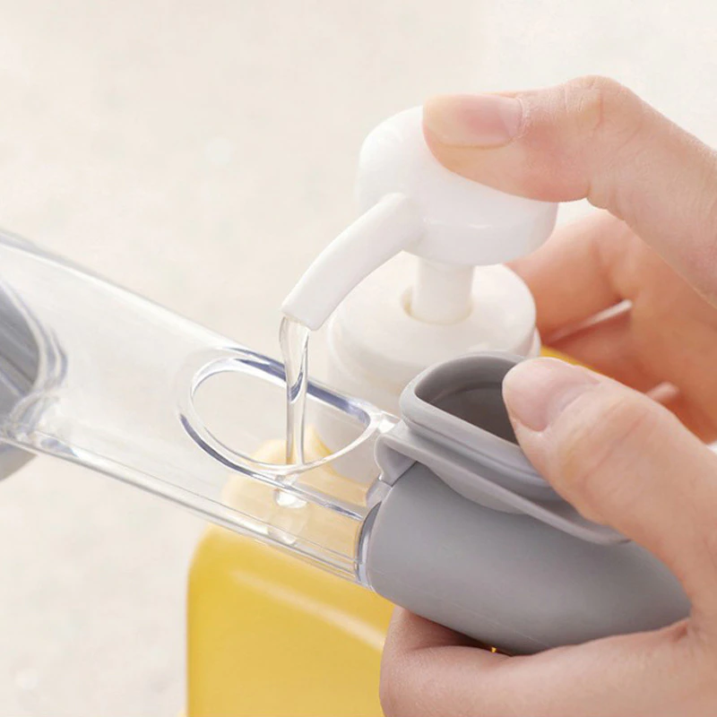 Brosse de nettoyage avec distributeur de savon