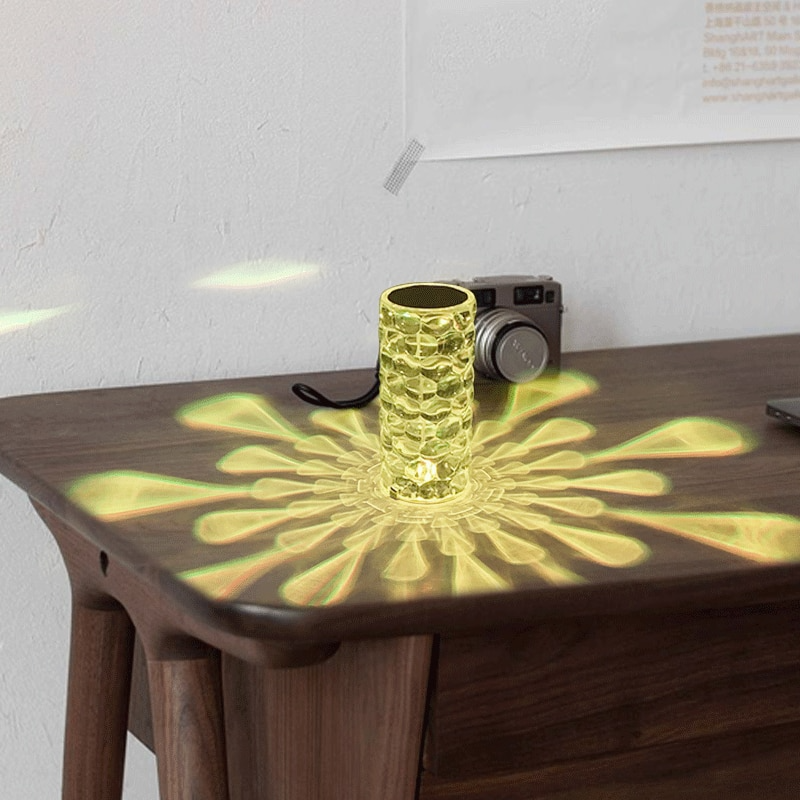Lampe de table en cristal en forme de larme