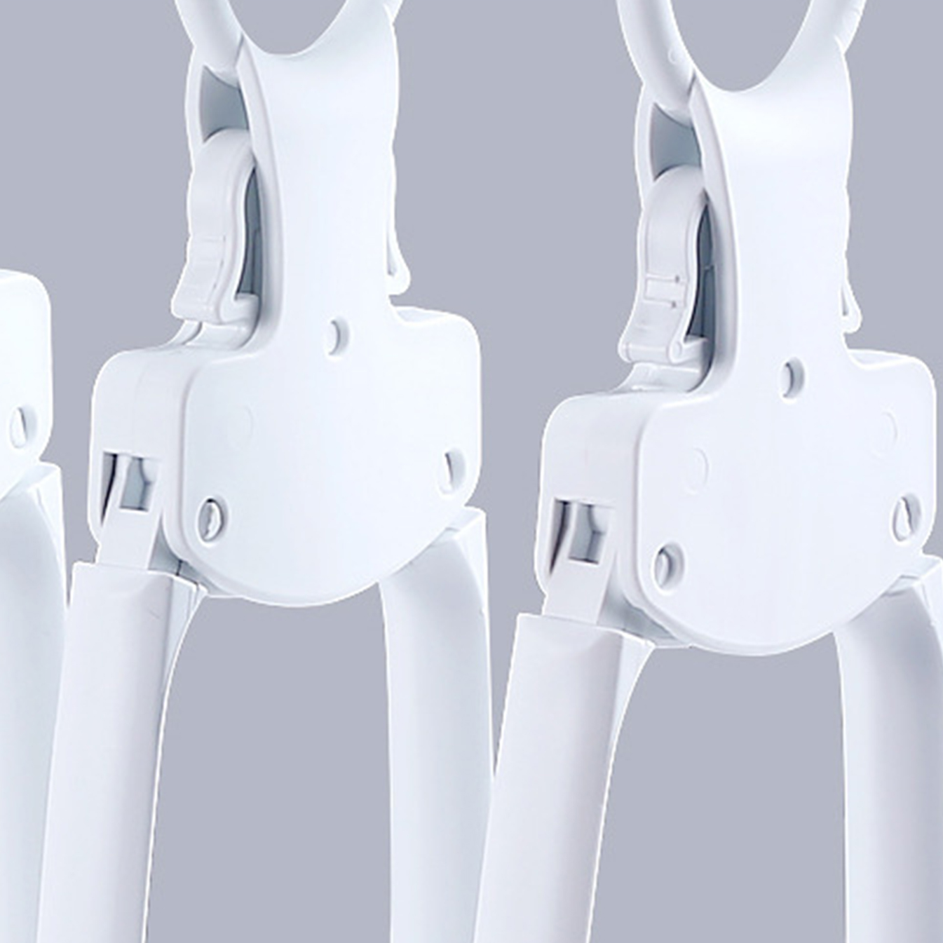 Cintre à vêtements multifonctionnel