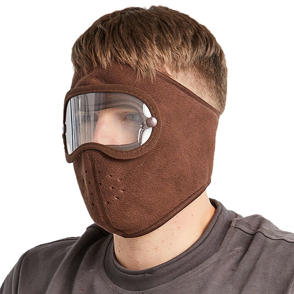 Un masque chaud pour protéger un visage du froid